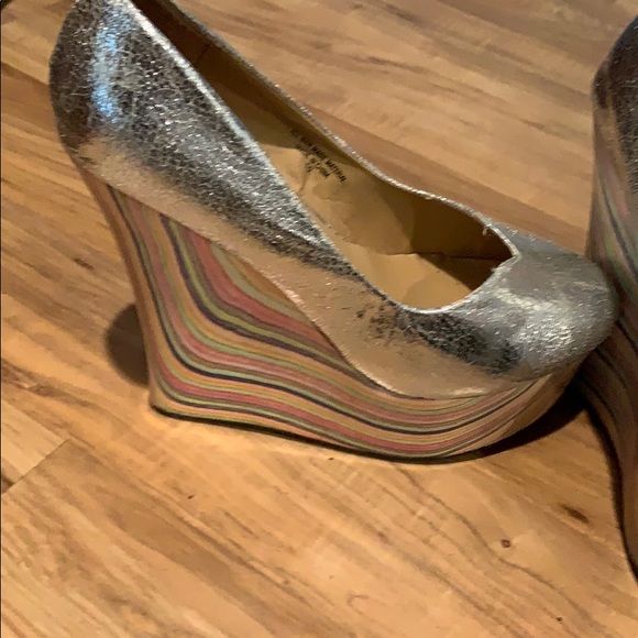 Shoes - Picture 2 of 4